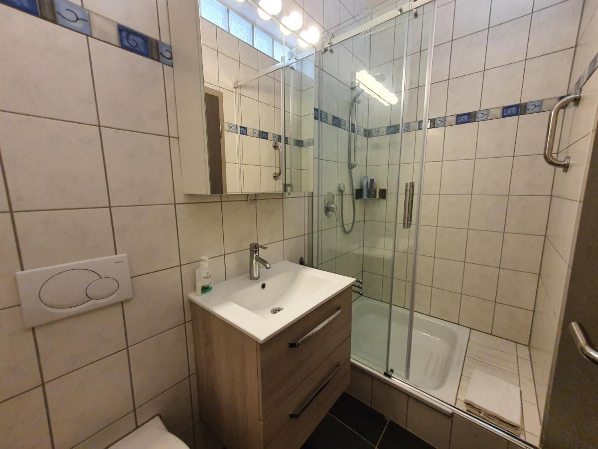 Roemerstube Apartments & Rooms Ediger-Eller Buitenkant foto